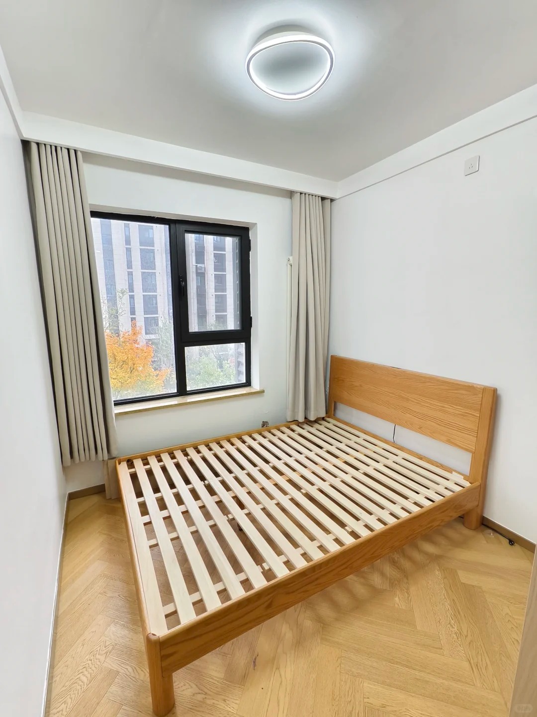 魏善庄中海云熙三居：动线重构与整墙收纳的家居焕新 配图 3