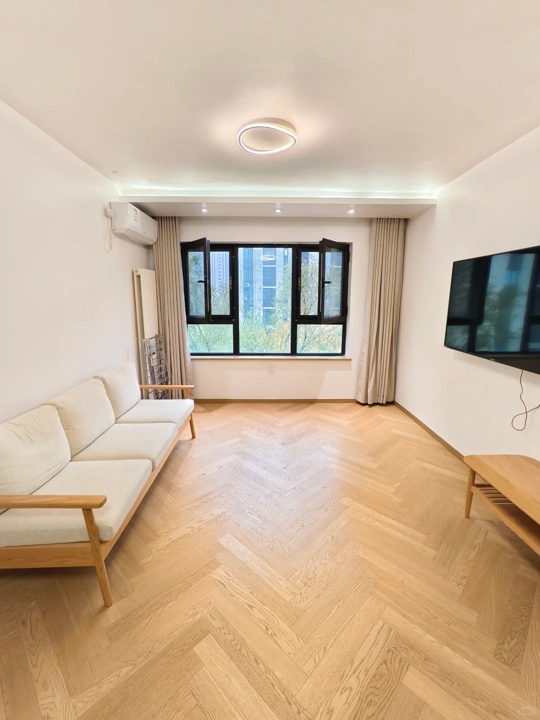 魏善庄中海云熙三居：动线重构与整墙收纳的家居焕新