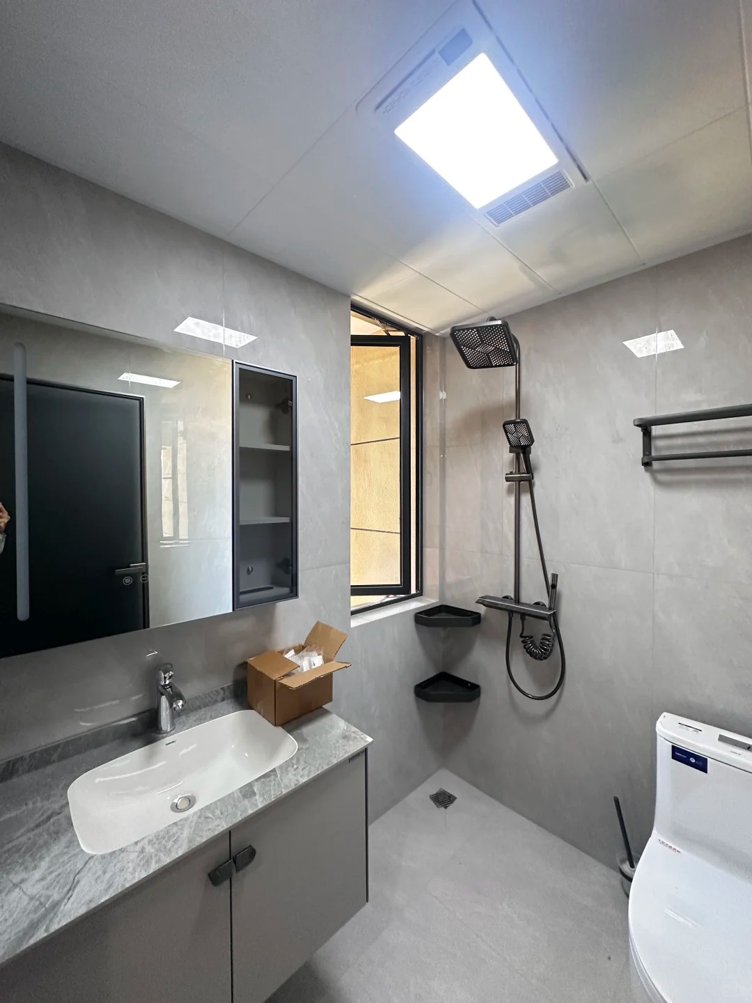 兴丰嘉园110㎡现代简约：清爽克制的空间焕新 配图 11